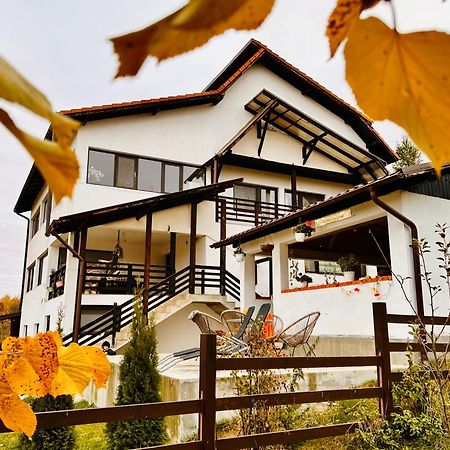 Pensiunea Gradina Ascunsa Bughea de Jos Екстериор снимка