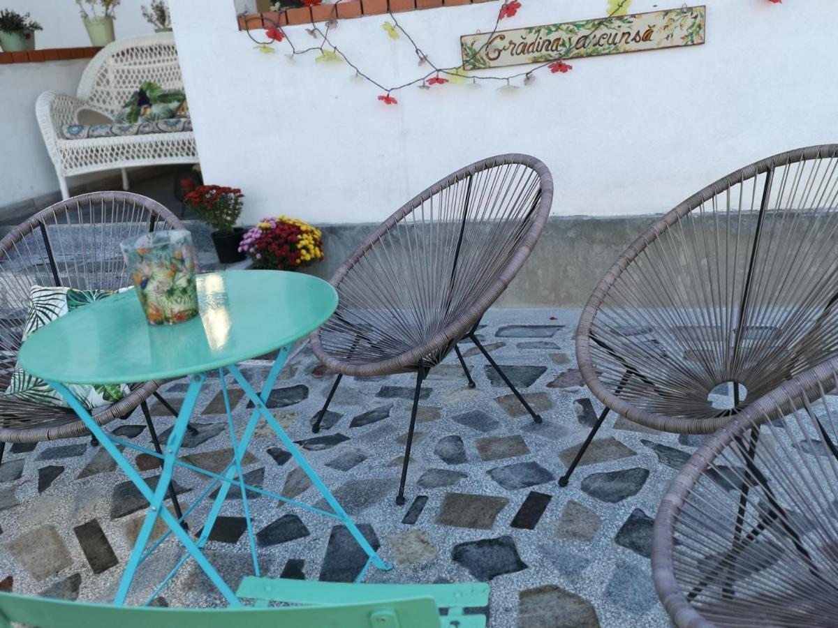 Pensiunea Gradina Ascunsa Bughea de Jos Екстериор снимка