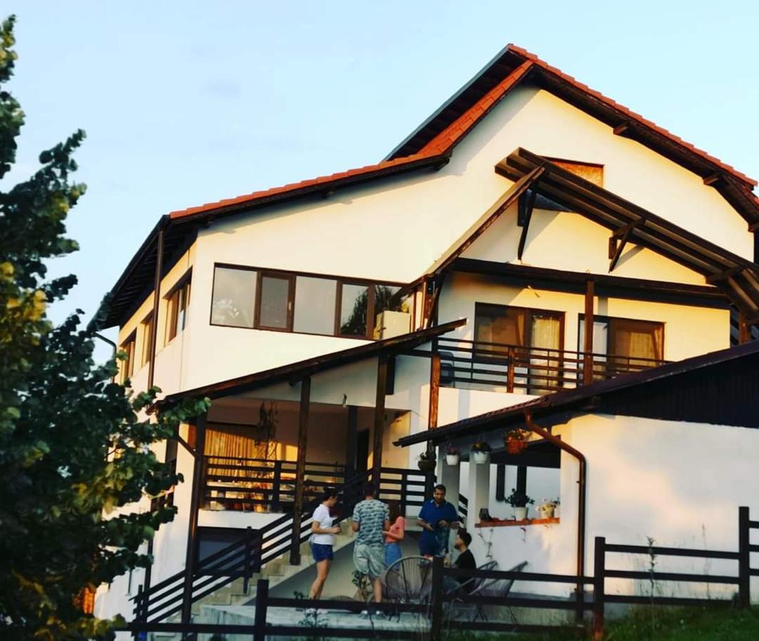 Pensiunea Gradina Ascunsa Bughea de Jos Екстериор снимка